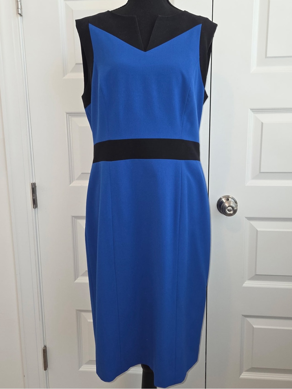 Nine West Blue and Black Sleeveless Midi Sheath Dress